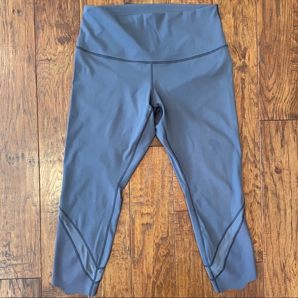 lululemon athletica Pants - Lululemon Wunder Under Crop High Rise Scallop